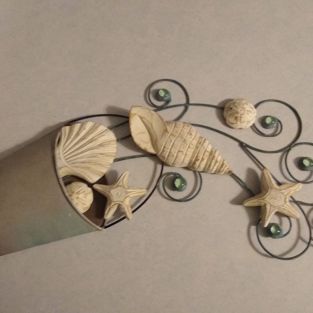 Metal and wood beach wall art